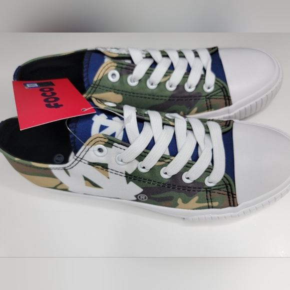 North Carolina Tar Heels Women NCAA College Team Camo Low Canvas Sneakers Shoes - Picture 4 of 10